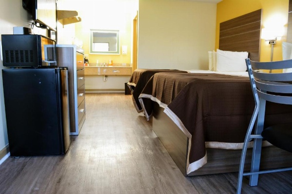 Southern Inn Lumberton image 11