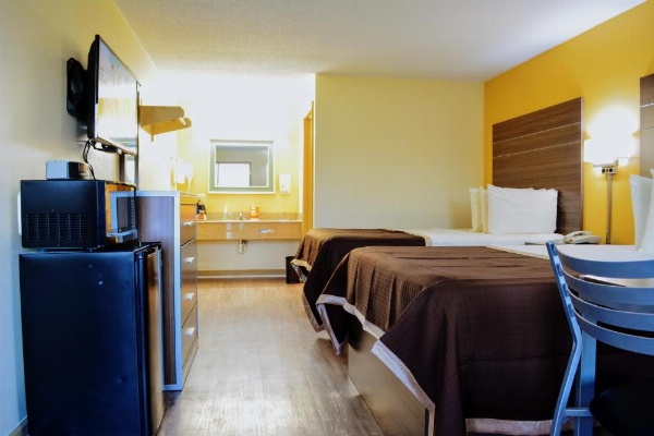 Southern Inn Lumberton image 12