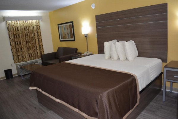 Southern Inn Lumberton image 35