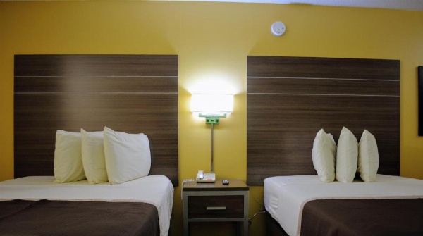 Southern Inn Lumberton image 7