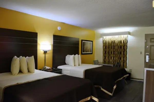 Southern Inn Lumberton 9